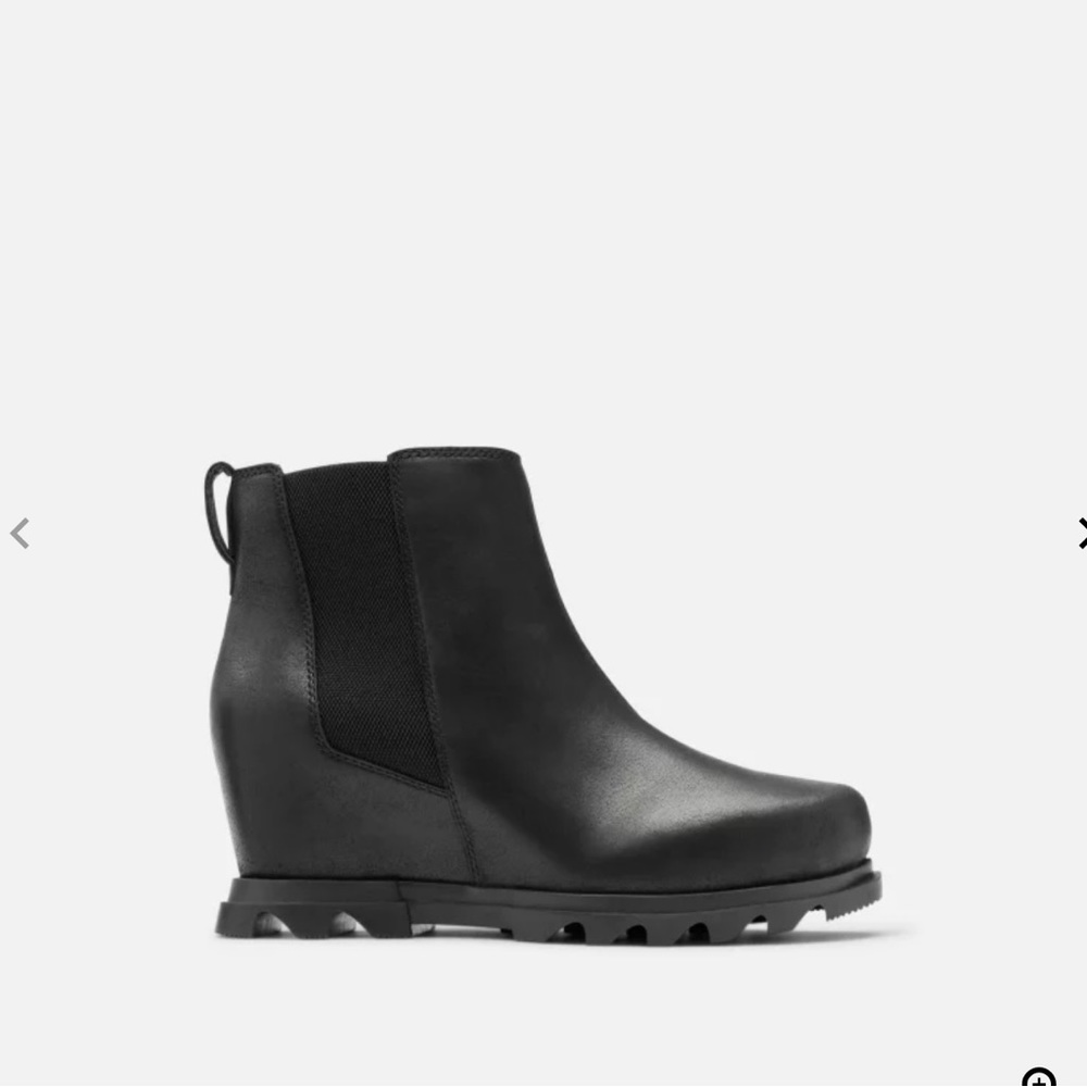 Black Joan of Arch Wedge